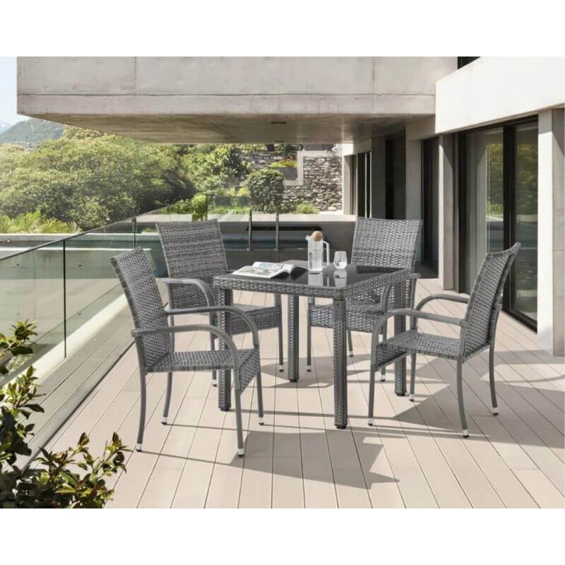 Zahradní ratanový nábytek